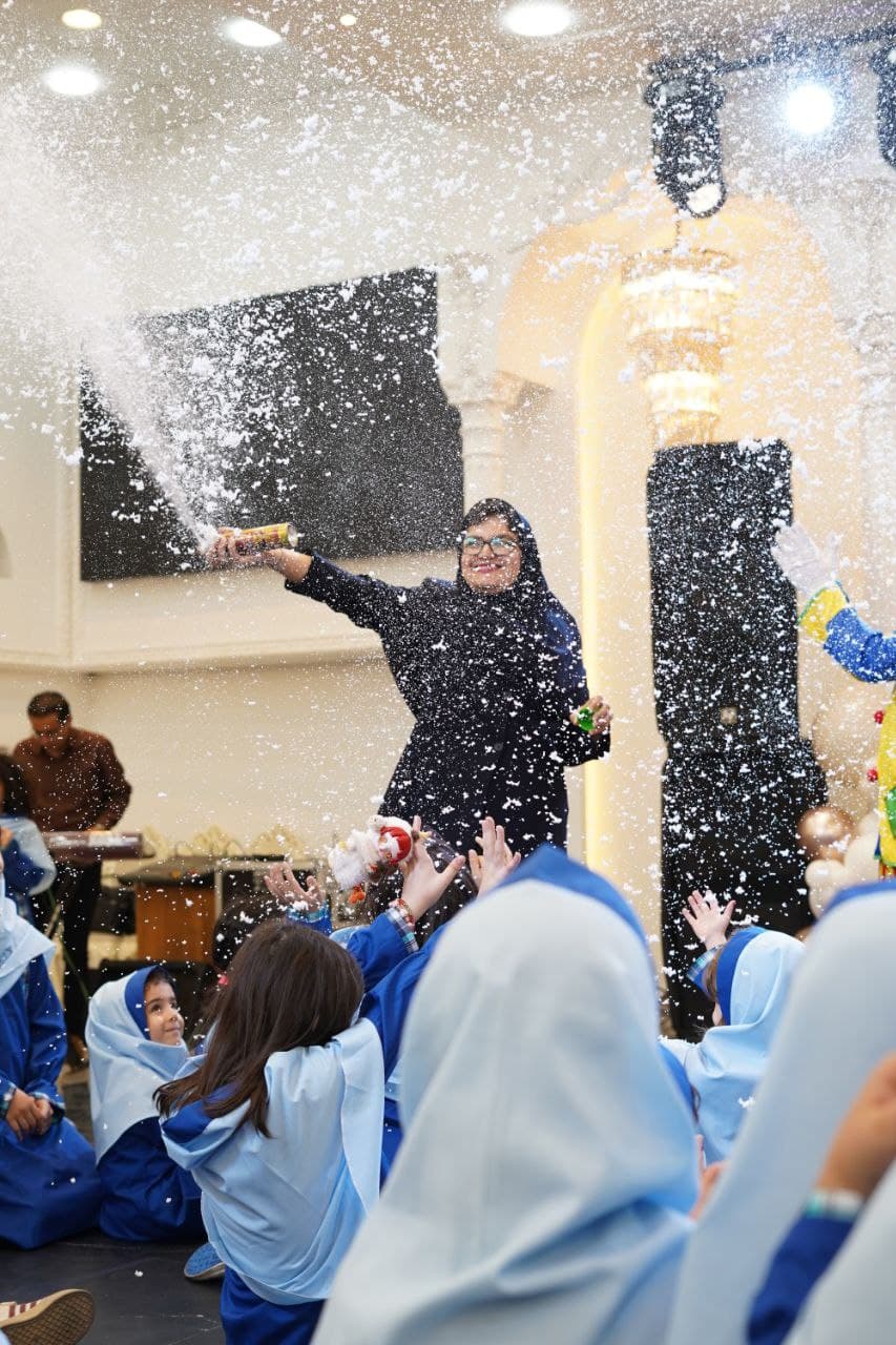 پیش دبستان و دبستان دخترانه هوشمند ریحانه